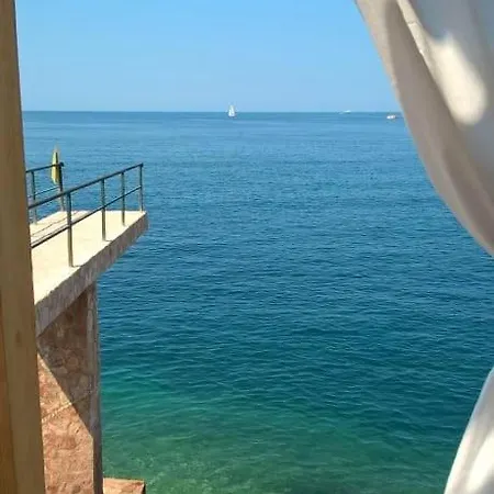 Super Star Apartment Sarande