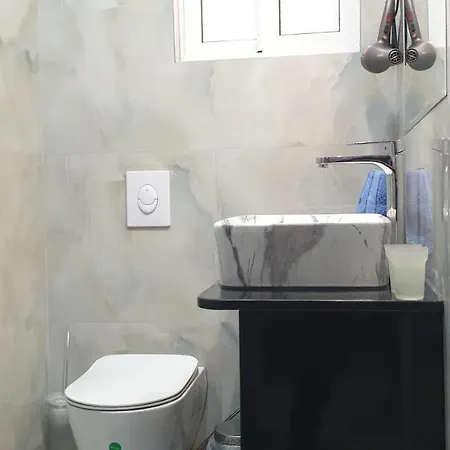 Super Star Apartment *
